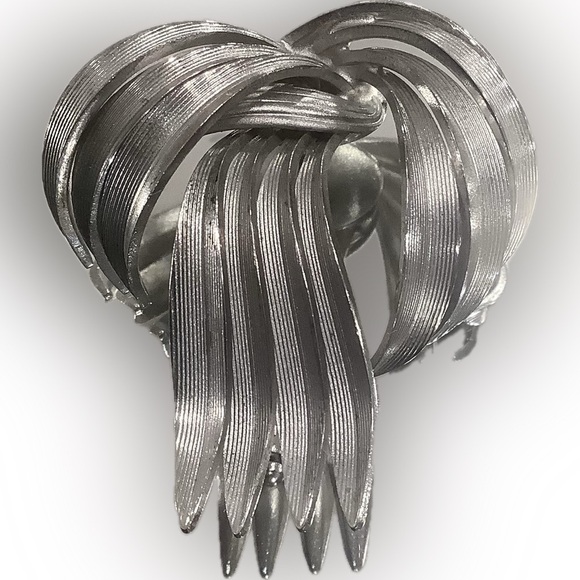 Silver Swirl Brooch - Picture 1 of 6